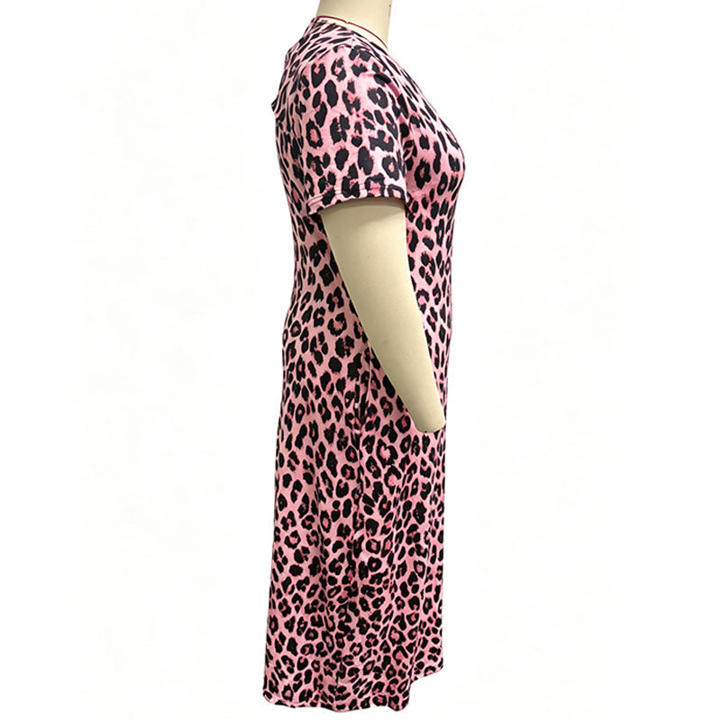 Emilie's Boutique ™ Plus-size leopard print round-neck dress