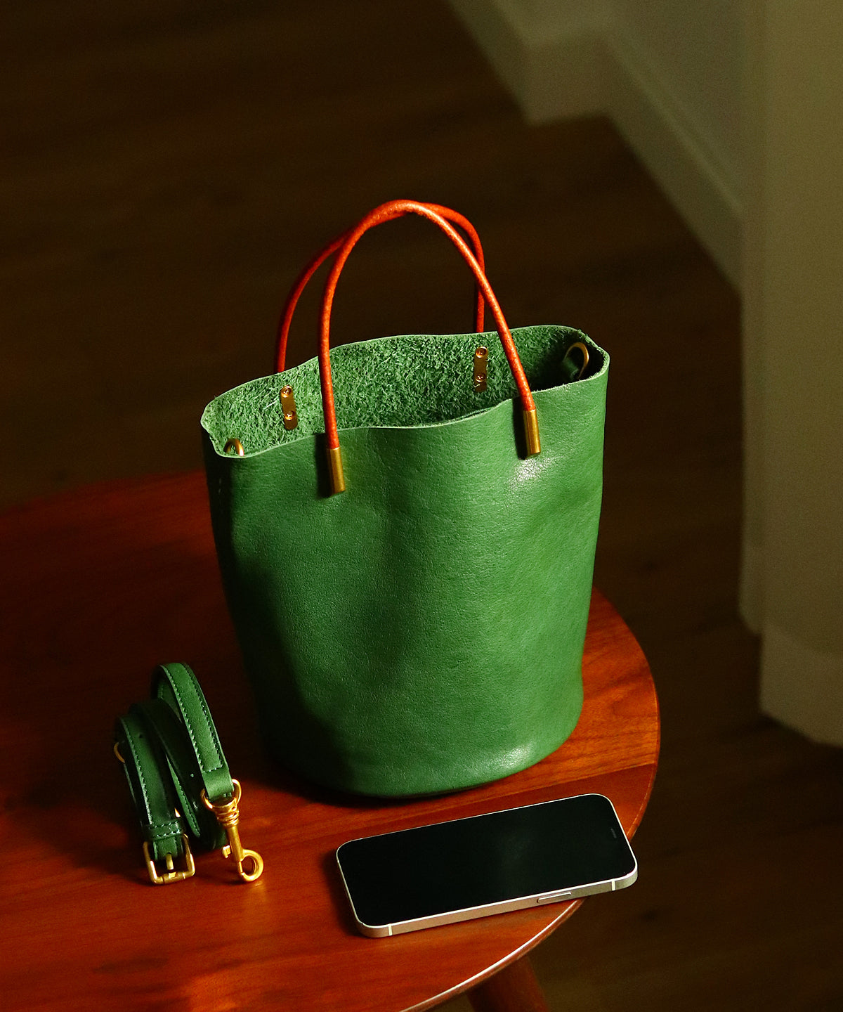 Emilie's Boutique ™ Green Calf Leather Bucket Bag