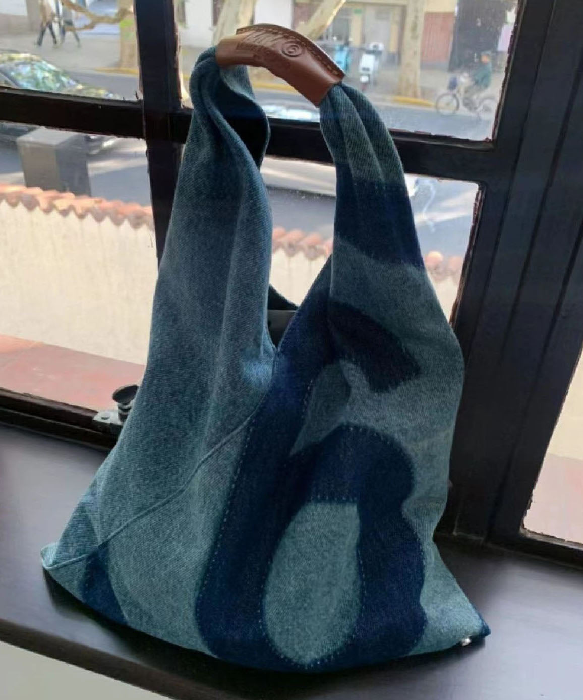 Emilie's Boutique ™ Retro Blue Letter Print Patchwork Denim Bag