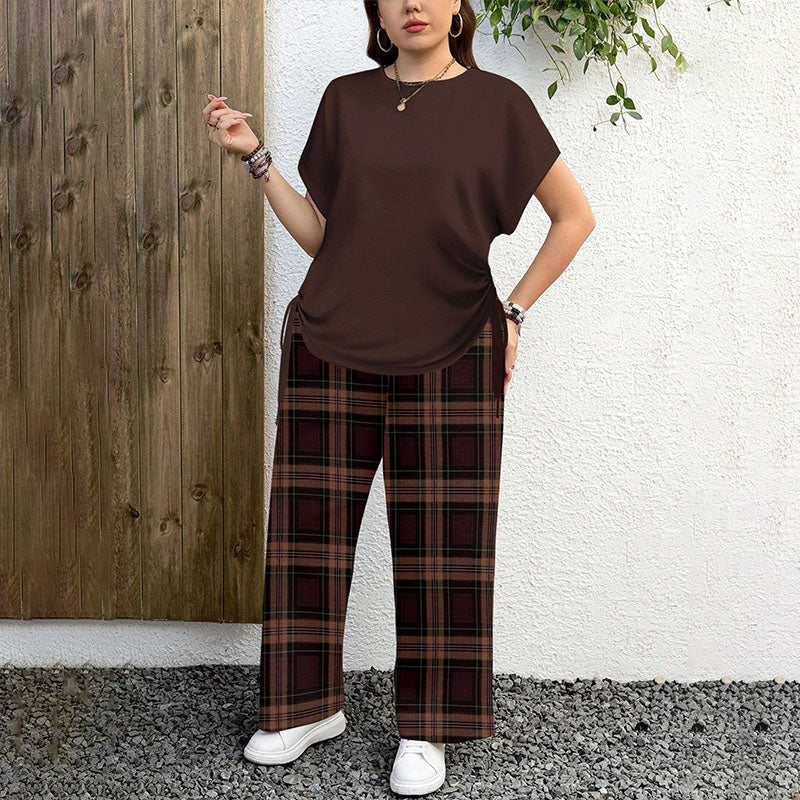 Emilie's Boutique ™ Side drawstring pleated plus-size top and plaid wide-leg pants set