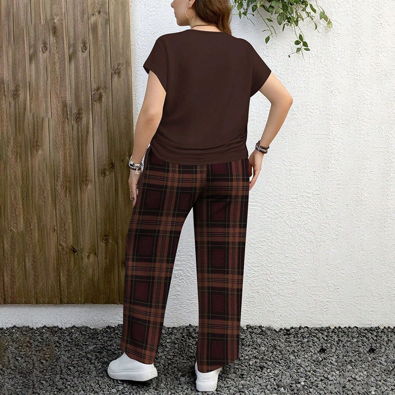 Emilie's Boutique ™ Side drawstring pleated plus-size top and plaid wide-leg pants set