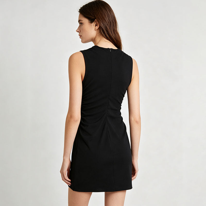 Emilie's Boutique ™  Round-neck sleeveless pleated dress