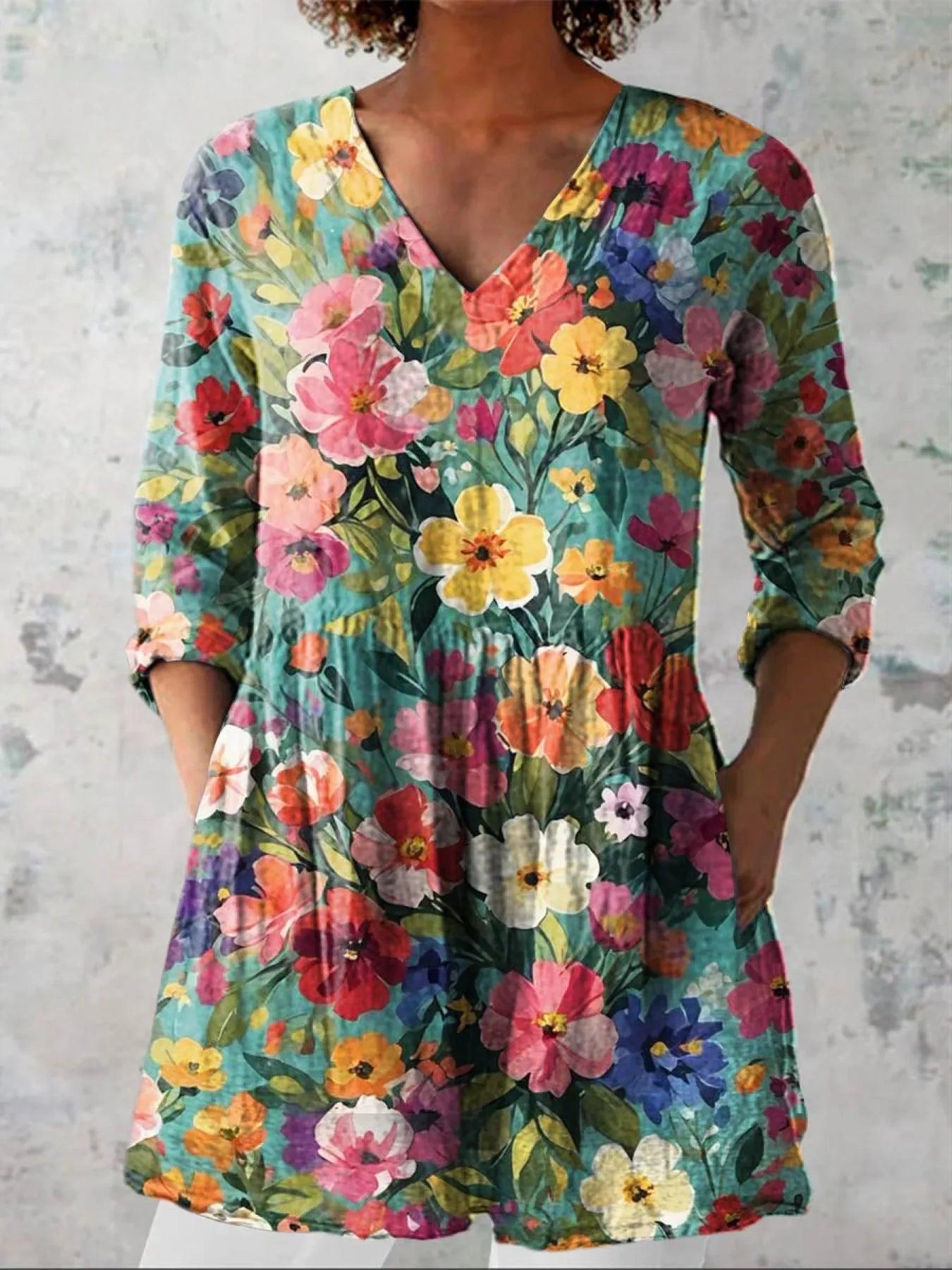 Emilie's Boutique ™ Lovely Floral Art Print Casual Linen V-neck Shirt