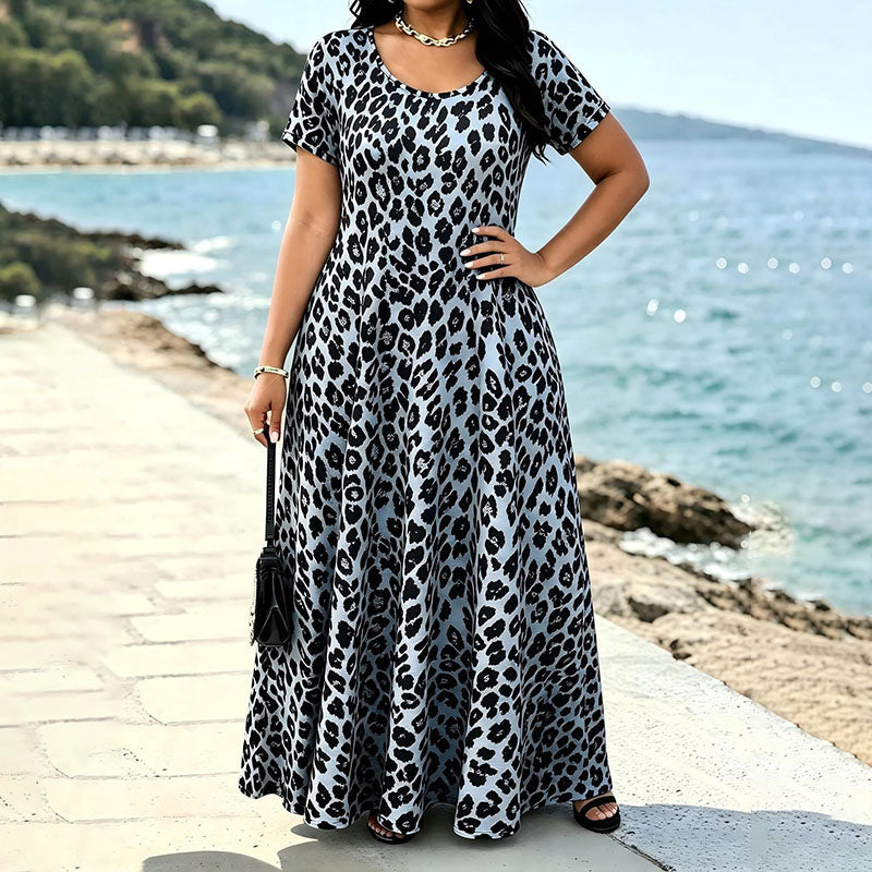 Emilie's Boutique ™  Plus-size leopard print round-neck dress